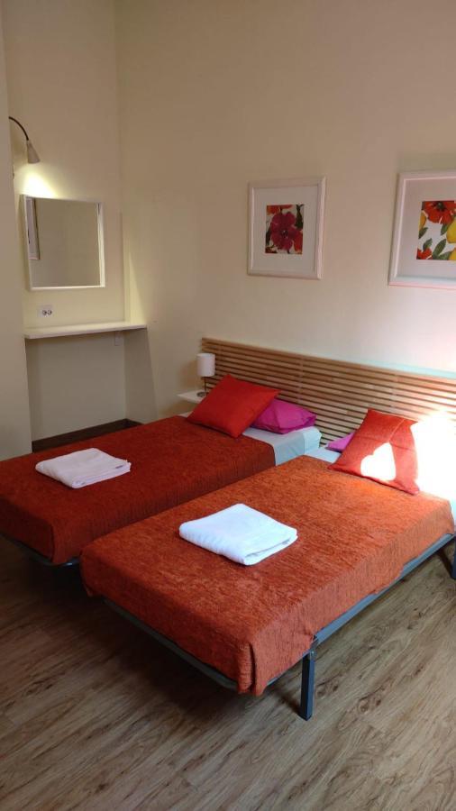 Barcelona Central Garden Hostal Εξωτερικό φωτογραφία