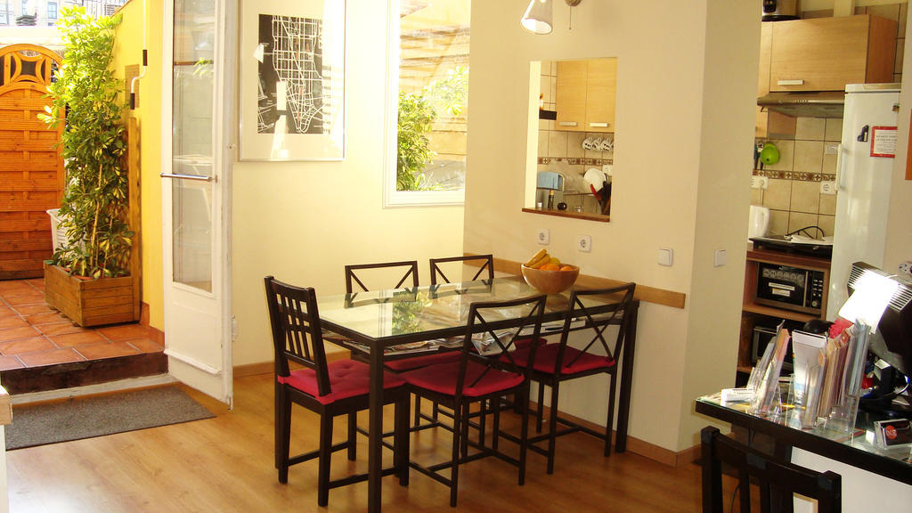 Barcelona Central Garden Hostal Εξωτερικό φωτογραφία