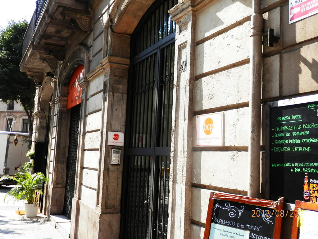 Barcelona Central Garden Hostal Εξωτερικό φωτογραφία