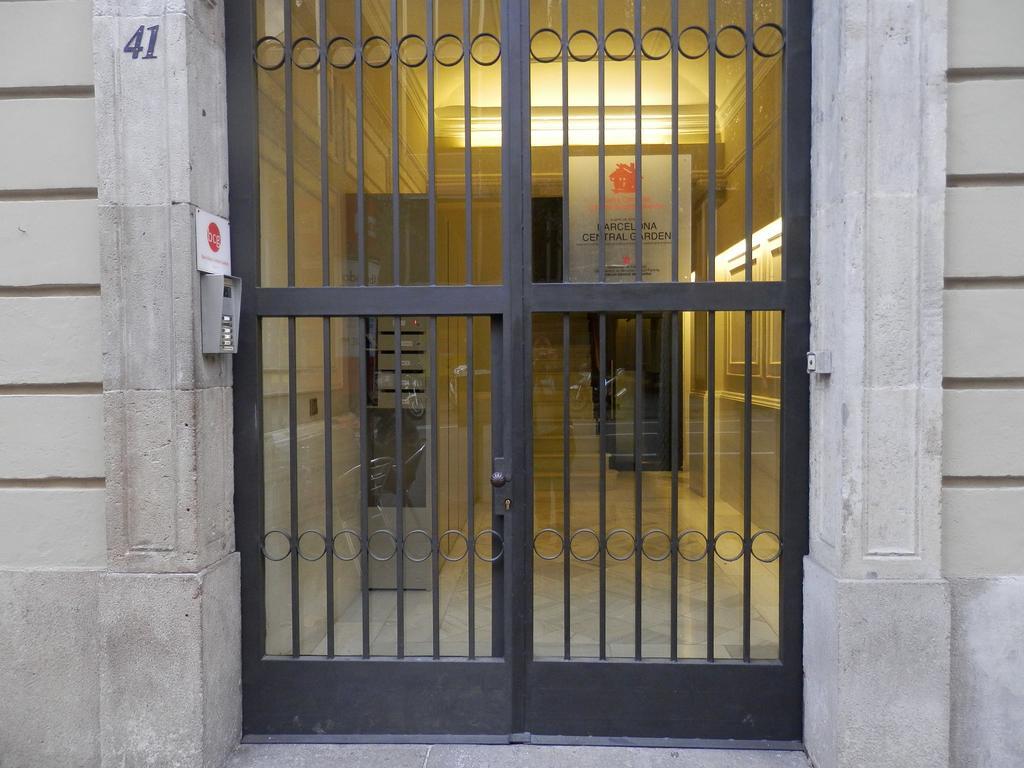Barcelona Central Garden Hostal Εξωτερικό φωτογραφία