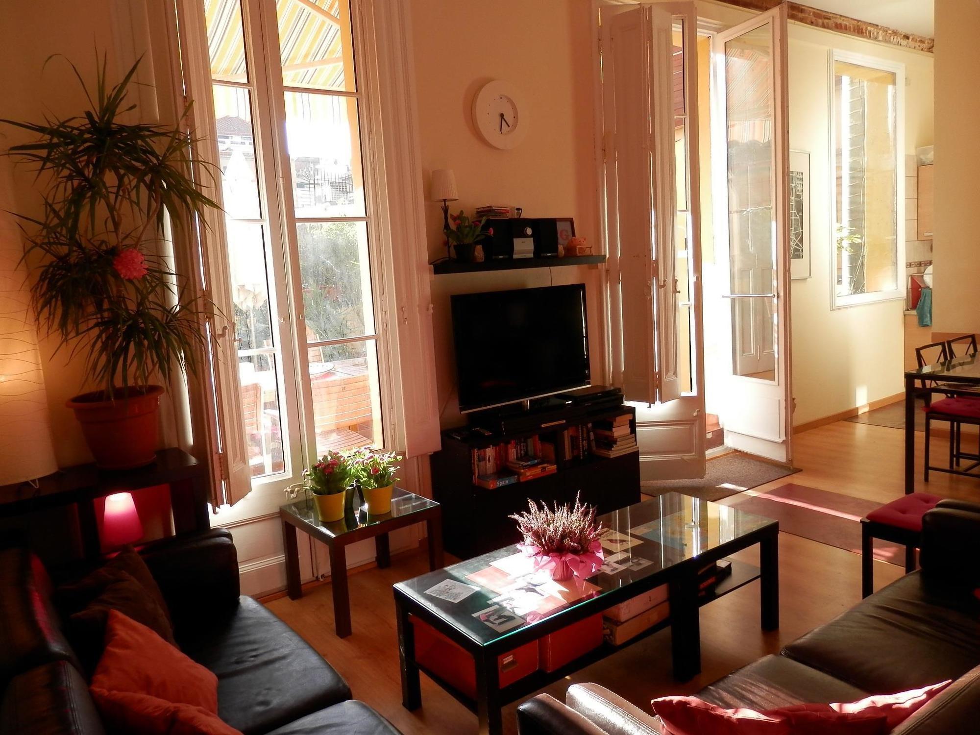 Barcelona Central Garden Hostal Εξωτερικό φωτογραφία