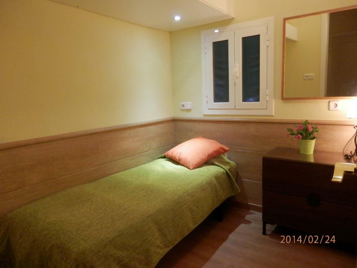 Barcelona Central Garden Hostal Εξωτερικό φωτογραφία