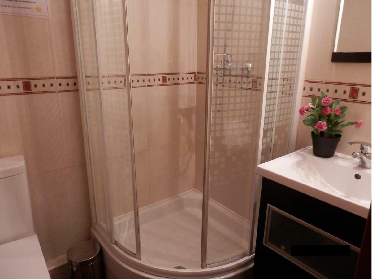 Barcelona Central Garden Hostal Εξωτερικό φωτογραφία